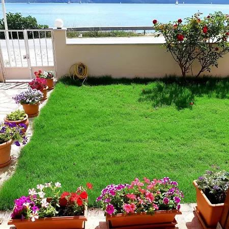 Irini Seaside Studios By Imagine Lefkada Nikiana Exterior photo